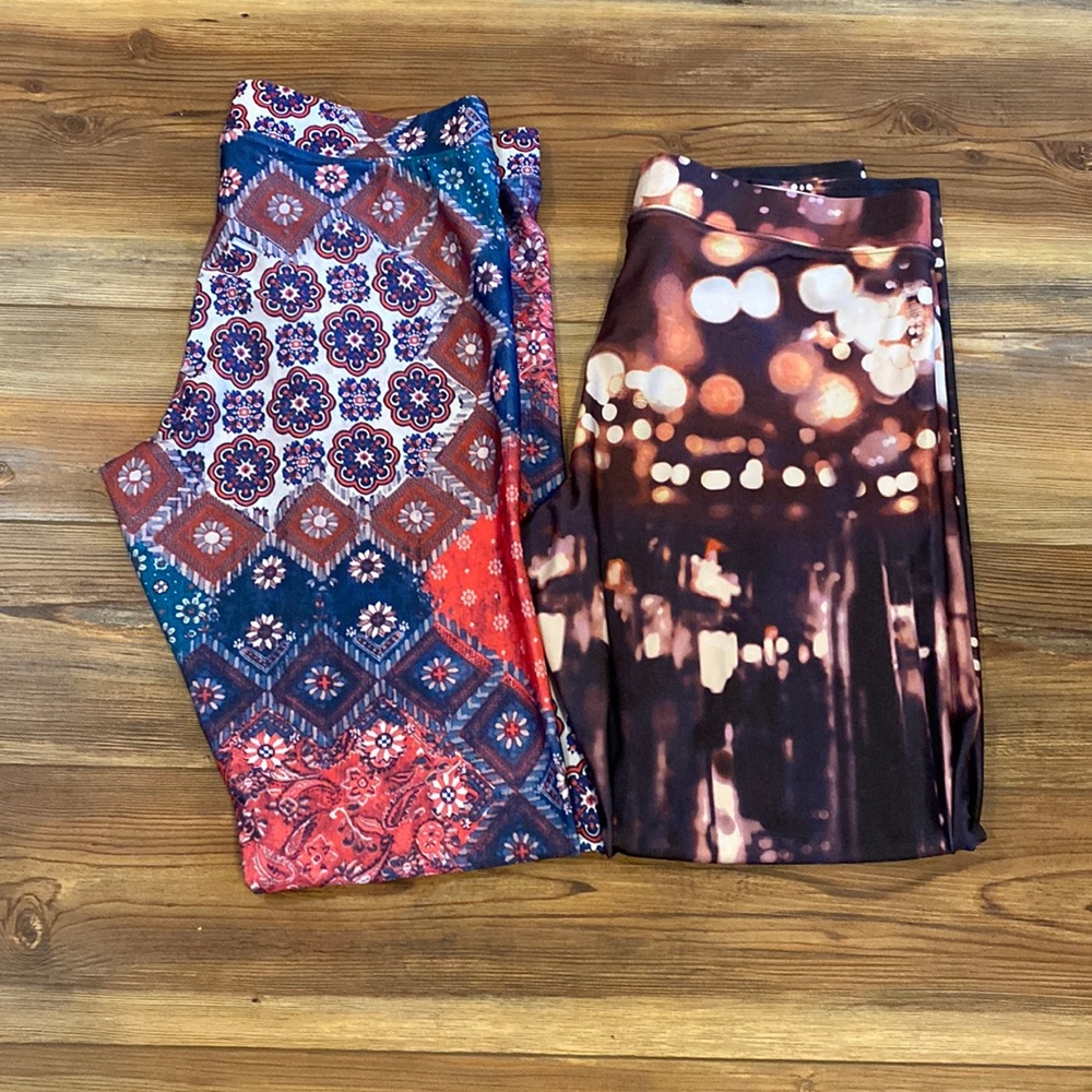 2 pairs of American Eagle size L yoga pants.  Good used condition.